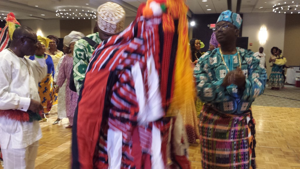 Remember Igbabonelimin acrobatic dance! They were on hand to treat guests during the gala night of the recently concluded Edo National Association Worldwide convention in Chicago, Illinois with a showcase of the rich cultural heritage of the Esan part of Edo State.