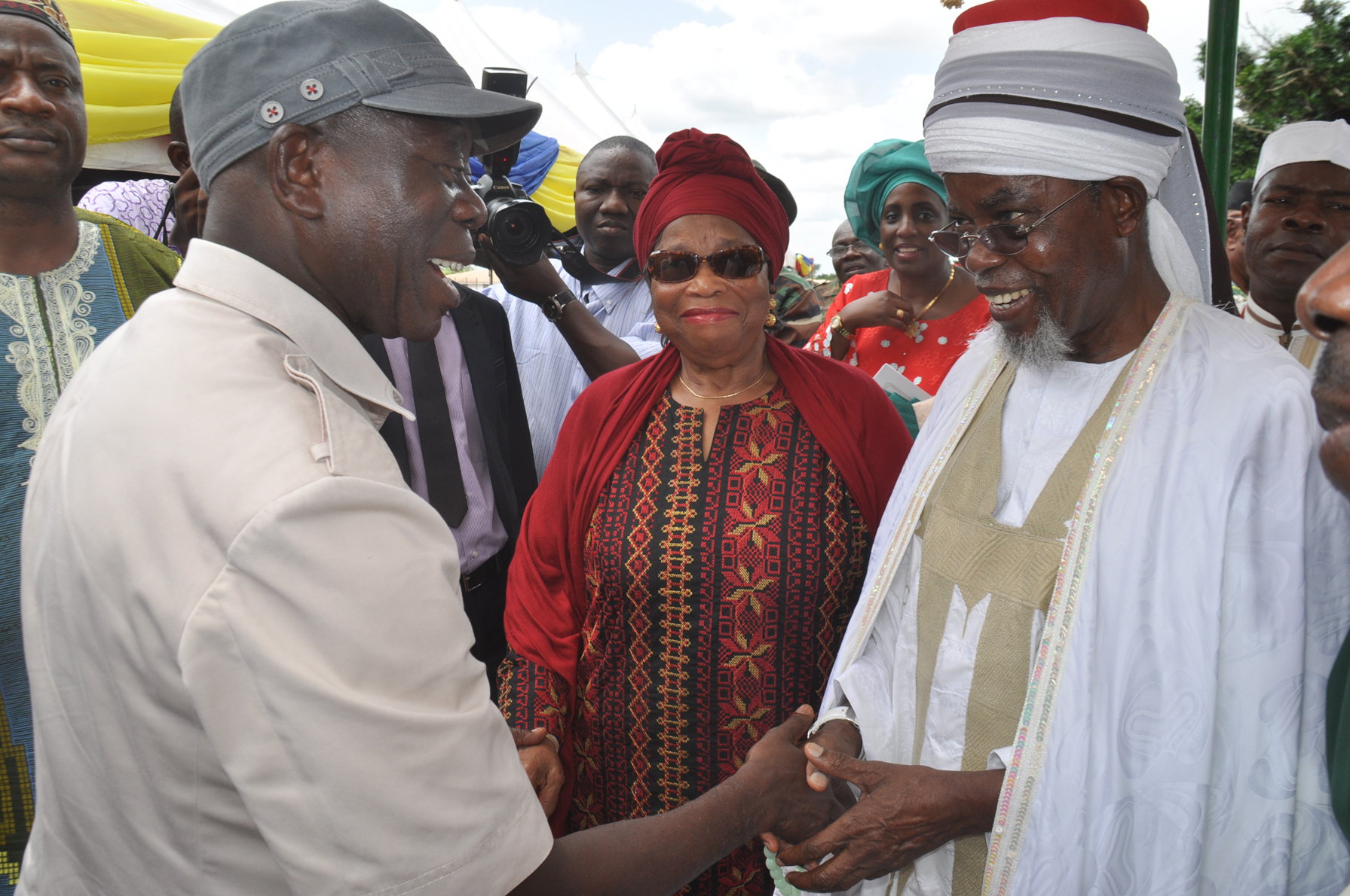 Governor Adams Oshiomhole of Edo State (left) HRH Haliru Momoh, Ikelebe 111, Otaru of Auchi and retired Justice Constance Momoh at the Farewell Parade and Pulling-Out Ceremony of 15 retired Generals of the Nigerian Army School of Electrical and Mechanical Engineering (NAEME) in Auchi, last weekend.