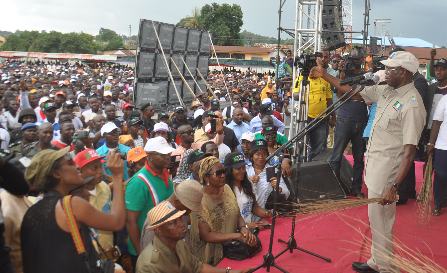 Governor Adams Oshiomhole of Edo State addresses a rally at the All Progressives Congress (APC) campaign flag-off in Edo North  held at the Ikelebe Sports Complex, Auchi, on Wednesday