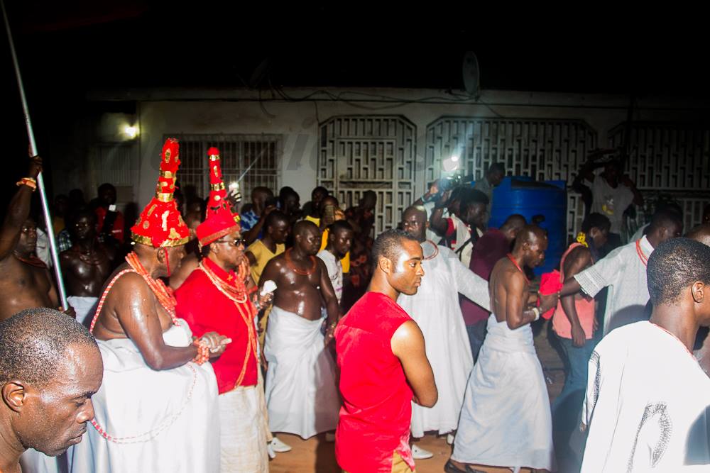Cross section of the procession of the coronation ceremony of the oba of benin.