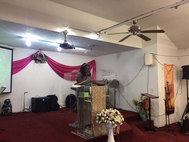 naomi-osagiede-during-her-thanksgiving-speech-at-the-dedication-ceremony